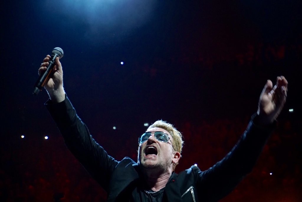 Bono we sand together u2start