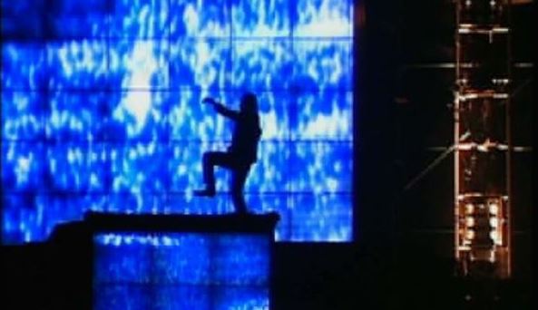 bono_kick_640