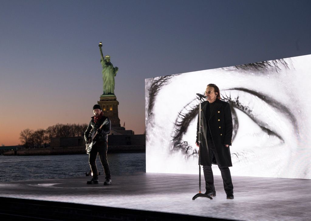 u2-bono-america-statua-liberta