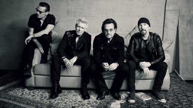 Gli U2 per Songs of Surrender